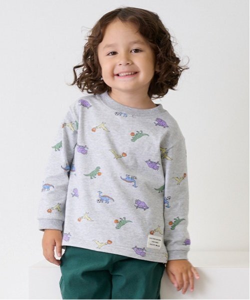 petit main（プティマイン）の「【プティプラ】BOYS長袖Tシャツ（Tシャツ/カットソー・キッズ・オフホワイト/ブルー/ライトグリーン/レッド/ネイビー/ブラック×ホワイト/エメラルド/マルチ/トップグレー/ライトベージュ・80ｃｍ/90cm/100cm/110cm/120cm/130cm）」の4枚目の写真