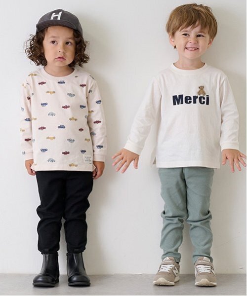 petit main（プティマイン）の「【プティプラ】BOYS長袖Tシャツ（Tシャツ/カットソー・キッズ・オフホワイト/ブルー/ライトグリーン/レッド/ネイビー/ブラック×ホワイト/エメラルド/マルチ/トップグレー/ライトベージュ・80ｃｍ/90cm/100cm/110cm/120cm/130cm）」の13枚目の写真