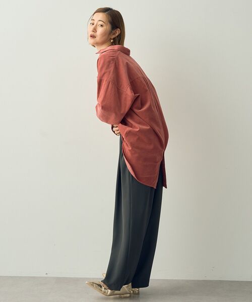 YECCA VECCA（イェッカヴェッカ）の「コーデュロイバック釦デザインシャツ（シャツ/ブラウス・レディース・ピンク/グレイッシュベージュ/チャコールグレー・FREE）」の12枚目の写真