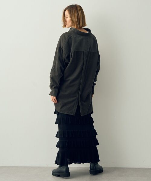 YECCA VECCA（イェッカヴェッカ）の「コーデュロイバック釦デザインシャツ（シャツ/ブラウス・レディース・ピンク/グレイッシュベージュ/チャコールグレー・FREE）」の8枚目の写真