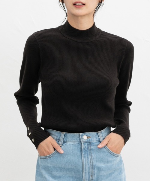 Honeys（ハニーズ）の「袖口金釦リブニット（ニット/セーター・レディース・レッド/グリーン/ブラック×ベージュ/アイボリー/ブラック/ホワイト×ブラック/杢グレー・S/M/L/LL）」の11枚目の写真