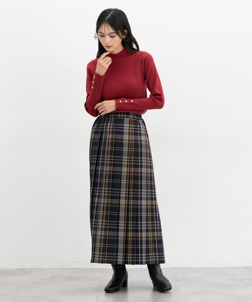 Honeys（ハニーズ）の「袖口金釦リブニット（ニット/セーター・レディース・レッド/グリーン/ブラック×ベージュ/アイボリー/ブラック/ホワイト×ブラック/杢グレー・S/M/L/LL）」の12枚目の写真