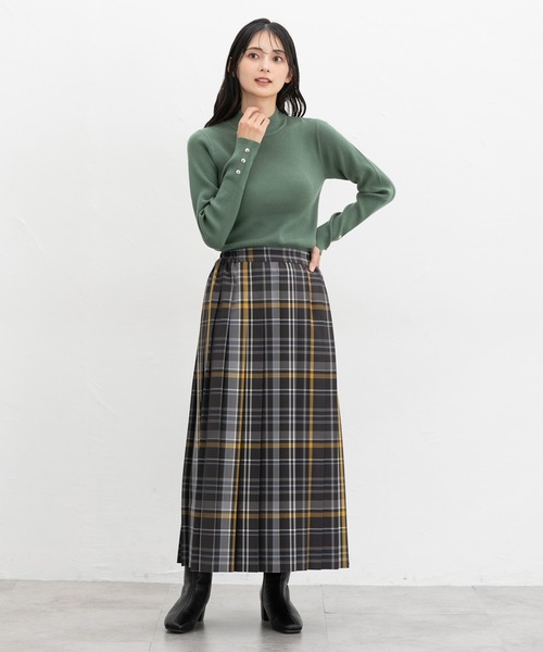 Honeys（ハニーズ）の「袖口金釦リブニット（ニット/セーター・レディース・レッド/グリーン/ブラック×ベージュ/アイボリー/ブラック/ホワイト×ブラック/杢グレー・S/M/L/LL）」の15枚目の写真