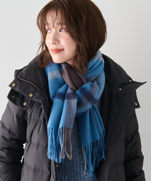 ANY（エニィ）の「ウールストール（マフラー・レディース・レッド系1/ブラック系1/ブルー系1/カーキ系1/ピンク系1・F）」の2枚目の写真