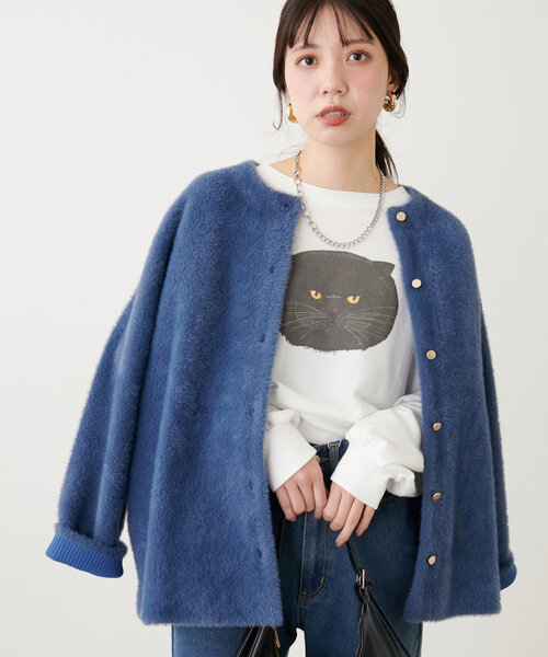natural couture(ナチュラルクチュール)の「ジト目ねこちゃん裏毛プルオーバー(Tシャツ/カットソー・レディース・オフホワイト/チャコールグレー・FREE)」の8枚目の写真