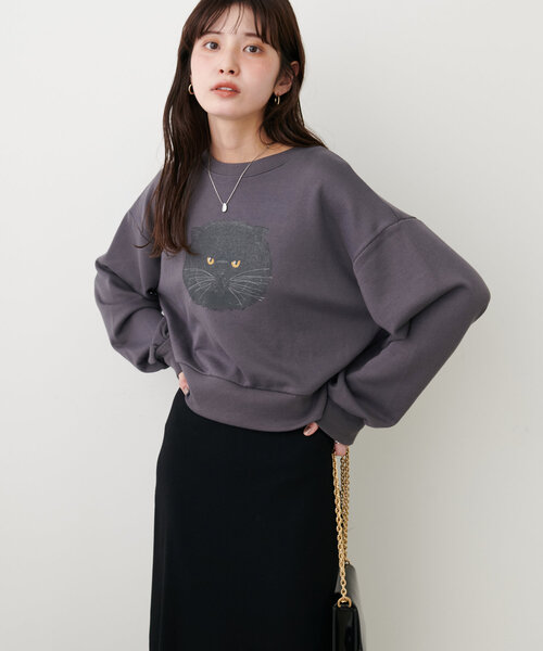 natural couture(ナチュラルクチュール)の「ジト目ねこちゃん裏毛プルオーバー(Tシャツ/カットソー・レディース・オフホワイト/チャコールグレー・FREE)」の12枚目の写真
