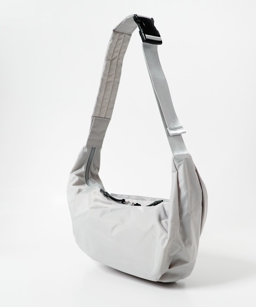 SENSE OF PLACE by URBAN RESEARCH（センスオブプレイスバイアーバンリサーチ）の「ナイロンボディバッグ（ショルダーバッグ・メンズ・ブラック/チャコールグレー/グレー・ONE）」の9枚目の写真