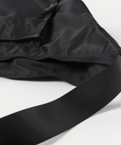 SENSE OF PLACE by URBAN RESEARCH（センスオブプレイスバイアーバンリサーチ）の「ナイロンボディバッグ（ショルダーバッグ・メンズ・ブラック/チャコールグレー/グレー・ONE）」の13枚目の写真