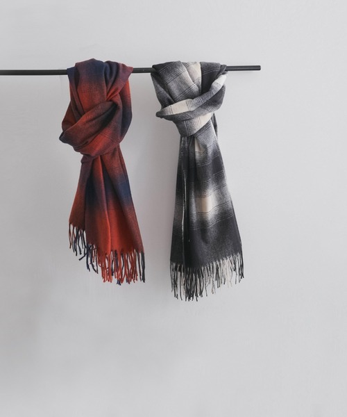 VICKY（ビッキー）の「オンブレーチェックフリンジストール（ストール/ショール・レディース・ブラック系その他/レッド系その他・FREE）」の2枚目の写真