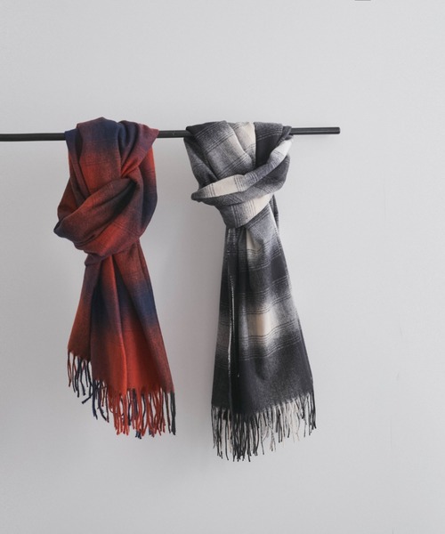 VICKY（ビッキー）の「オンブレーチェックフリンジストール（ストール/ショール・レディース・ブラック系その他/レッド系その他・FREE）」の3枚目の写真