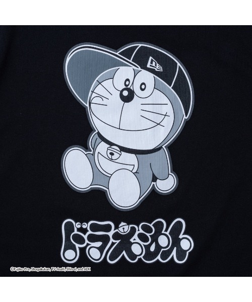 NEW ERA(ニューエラ)の「NEW ERA DORAEMON CAP OVERSIZED TEE(ニューエラ ドラえもん キャップ オーバーサイズドTシャツ)(Tシャツ/カットソー・メンズ・ブラック・MEDIUM/LARGE/X-LARGE)」の4枚目の写真