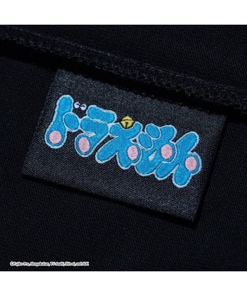 NEW ERA(ニューエラ)の「NEW ERA DORAEMON CAP OVERSIZED TEE(ニューエラ ドラえもん キャップ オーバーサイズドTシャツ)(Tシャツ/カットソー・メンズ・ブラック・MEDIUM/LARGE/X-LARGE)」の8枚目の写真
