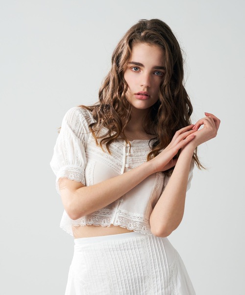 DEICY（デイシー）の「レースピンタックブラウス（シャツ/ブラウス・レディース・ピンク/オフホワイト/ライトブルー・FREE）」の7枚目の写真