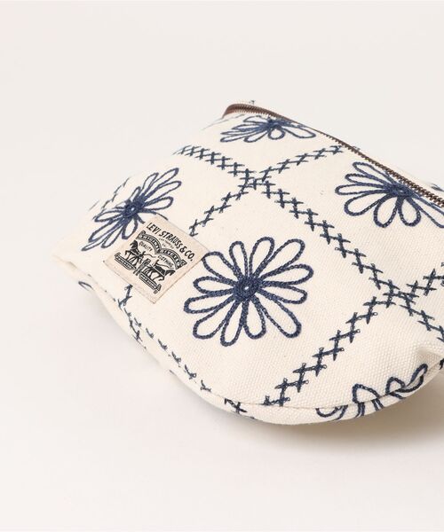 Levi's（リーバイス）の「Levi's/リーバイス DEVON クロスボディバッグ（ボディバッグ/ウエストポーチ・レディース・オフホワイト・OS）」の3枚目の写真