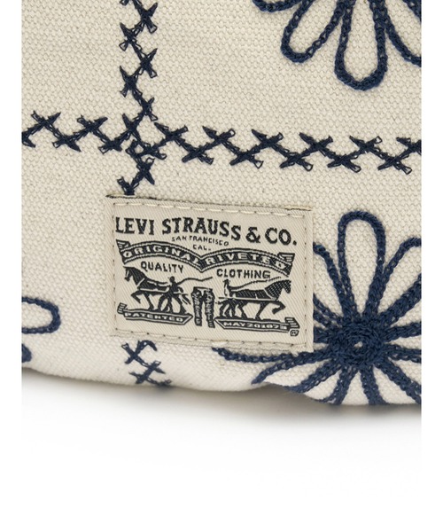 Levi's（リーバイス）の「Levi's/リーバイス DEVON クロスボディバッグ（ボディバッグ/ウエストポーチ・レディース・オフホワイト・OS）」の9枚目の写真