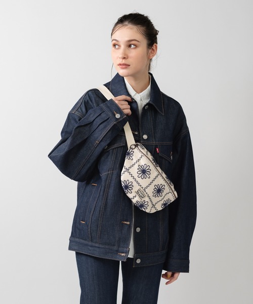 Levi's（リーバイス）の「Levi's/リーバイス DEVON クロスボディバッグ（ボディバッグ/ウエストポーチ・レディース・オフホワイト・OS）」の5枚目の写真