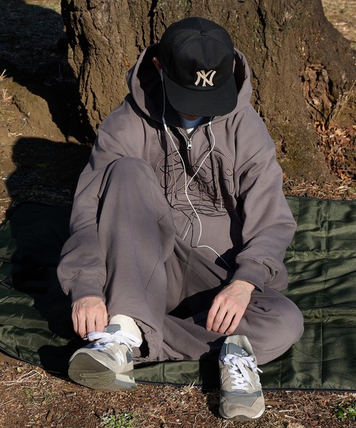 Perushu（ペルーシュ）の「double zip heart embroidery foodie ダブルジップハート刺繍フーディ（パーカー・メンズ・ピンク/ネイビー/ライトベージュ/チャコールグレー・MEDIUM/LARGE）」の10枚目の写真