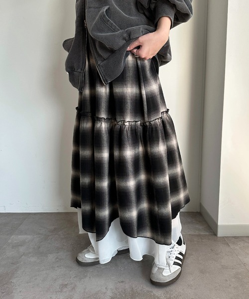 apres jour mignon（アプレジュールミニョン）の「イレヘムレイヤードスカート（スカート・レディース・ブラック/ネイビー/オフホワイト/ブラック系その他・SMALL/MEDIUM/X-LARGE）」の21枚目の写真