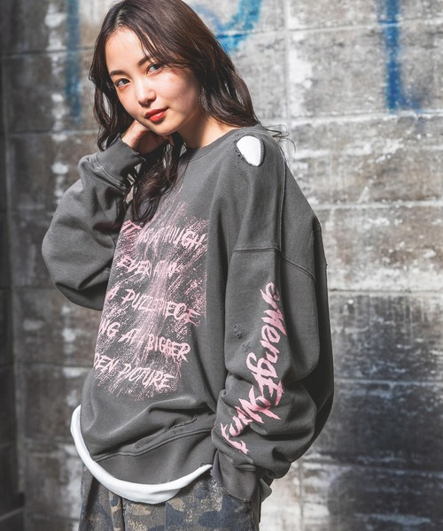 PBLIM(ページボーイリム)の「【UNISEX】カスレロゴダメージスウェット(スウェット・レディース・ピンク/ホワイト/チャコールグレー・MEDIUM/LARGE)」の1枚目の写真
