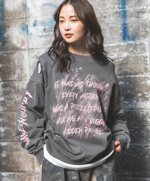 PBLIM(ページボーイリム)の「【UNISEX】カスレロゴダメージスウェット(スウェット・レディース・ピンク/ホワイト/チャコールグレー・MEDIUM/LARGE)」の10枚目の写真