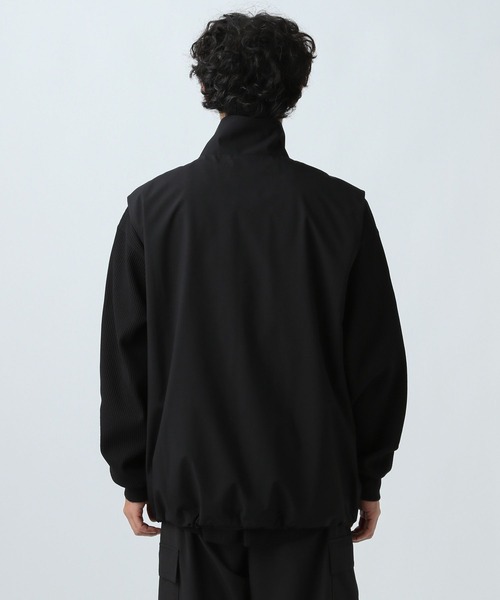 BAYFLOW(ベイフロー)の「【防風・撥水】UMWスタンドカラーベスト(ベスト・メンズ・グレー/ブラック・LARGE/MEDIUM)」の16枚目の写真