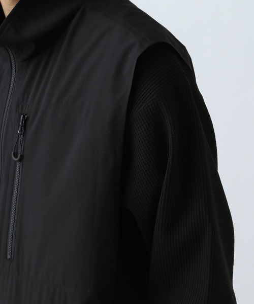 BAYFLOW(ベイフロー)の「【防風・撥水】UMWスタンドカラーベスト(ベスト・メンズ・グレー/ブラック・LARGE/MEDIUM)」の19枚目の写真