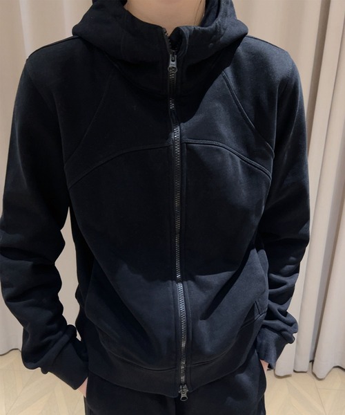 aimoha(アイモハ)の「フード付きジップアップパーカー(パーカー・レディース・ブラック/ネイビー/ワインレッド・MEDIUM/LARGE/X-LARGE)」の7枚目の写真