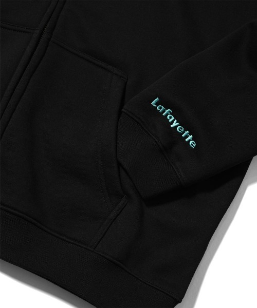 LFYT（エルエフワイティー）の「LFYT ラファイエット【Lafayette】× エルレイン【EL REIGN】- パーカー【MONOGRAM LF LOGO GRADATION HOODIE LE240401】（パーカー・メンズ・ブラック・MEDIUM/LARGE/X-LARGE/XX-LARGE）」の7枚目の写真