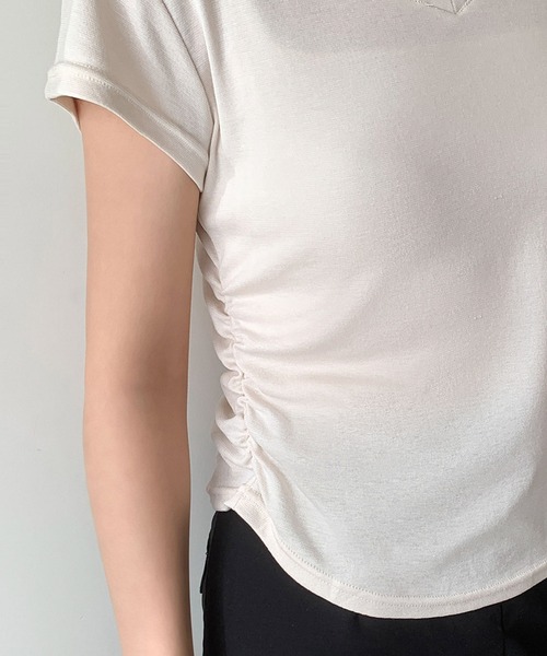 LOWO(ロワ)の「サイドギャザーVネック半袖Tシャツ カットソー(Tシャツ/カットソー・レディース・ベージュ/グレー/ホワイト/ブラック/イエロー/ピンク/モカ・FREE)」の8枚目の写真