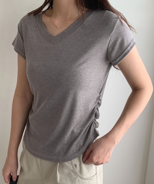 LOWO(ロワ)の「サイドギャザーVネック半袖Tシャツ カットソー(Tシャツ/カットソー・レディース・ベージュ/グレー/ホワイト/ブラック/イエロー/ピンク/モカ・FREE)」の11枚目の写真