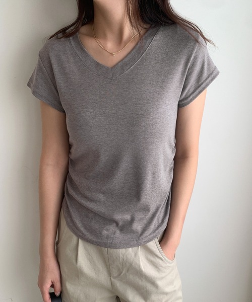 LOWO(ロワ)の「サイドギャザーVネック半袖Tシャツ カットソー(Tシャツ/カットソー・レディース・ベージュ/グレー/ホワイト/ブラック/イエロー/ピンク/モカ・FREE)」の12枚目の写真