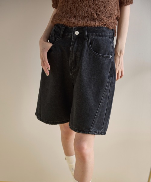THE YOn（ザヨン）の「ハーフキュロットデニムパンツ（デニムパンツ・レディース・ブラック/ライトブルー・S/M）」の4枚目の写真