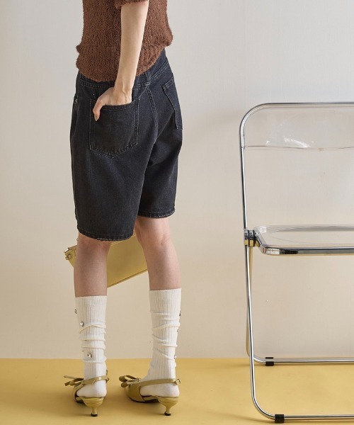THE YOn（ザヨン）の「ハーフキュロットデニムパンツ（デニムパンツ・レディース・ブラック/ライトブルー・S/M）」の8枚目の写真