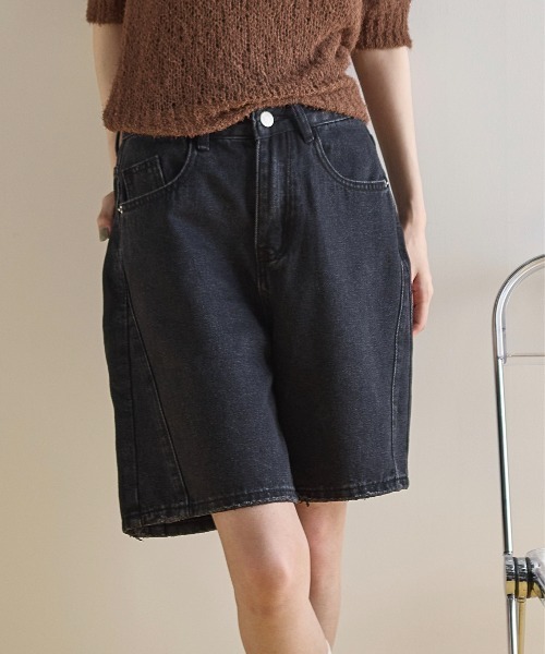 THE YOn（ザヨン）の「ハーフキュロットデニムパンツ（デニムパンツ・レディース・ブラック/ライトブルー・S/M）」の3枚目の写真