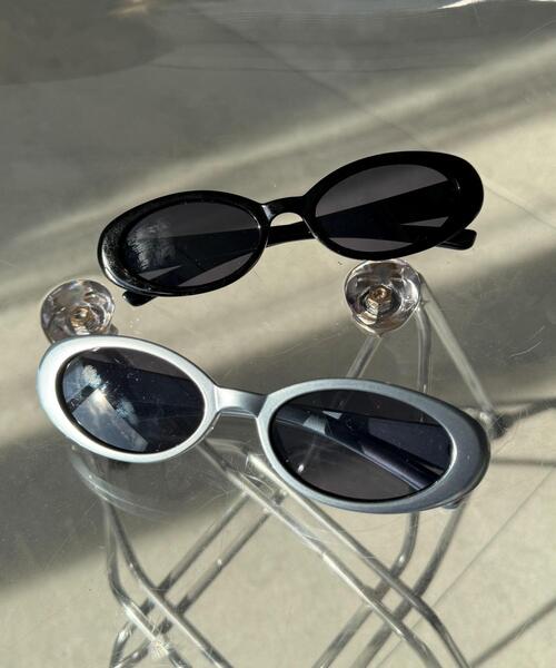 WEGO(ウィゴー)の「WEGO/オーバルカラーレンズアイウェア(サングラス・レディース・シルバー/ブラック・FREE)」の3枚目の写真