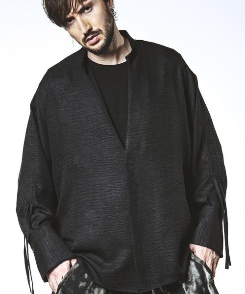 NO ID.(ノーアイディ)の「【NO ID.】Drawstring V Neck Big Shirt / ドローストリング V ネック ビッグ シャツ(シャツ/ブラウス・メンズ・ホワイト/ブラック/グレー・ONE SIZE)」の1枚目の写真