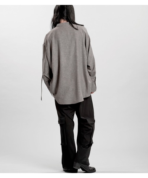 NO ID.(ノーアイディ)の「【NO ID.】Drawstring V Neck Big Shirt / ドローストリング V ネック ビッグ シャツ(シャツ/ブラウス・メンズ・ホワイト/ブラック/グレー・ONE SIZE)」の5枚目の写真