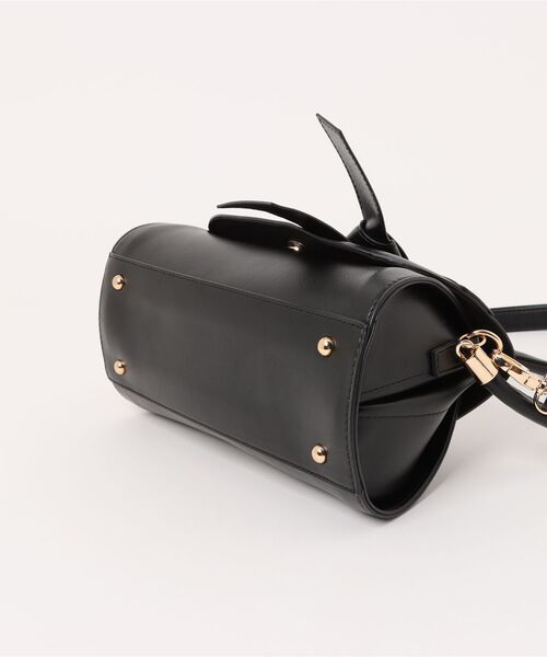 maison vert（メゾンヴェール）の「【軽量2WAY】ワイドリボンフラップバッグ（ハンドバッグ・レディース・ベージュ/ブラック・FREE）」の5枚目の写真