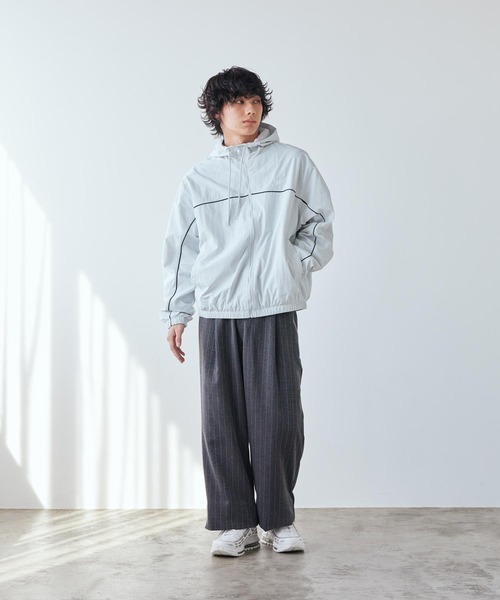 NIKE(ナイキ)の「ナイキ クラブ メンズ フーデッド ジャケット / Nike Club Men's Hooded Jacket HJ2013-025 Photon Dust(ナイロンジャケット・メンズ・グレー系その他・XL/S/M/L/2XL)」の17枚目の写真