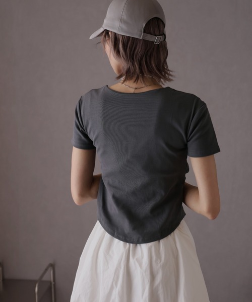 Ulysses(ユリシス)の「スクエアネックTシャツ(Tシャツ/カットソー・レディース・モカ/ダークグレー/ホワイト・M/L)」の4枚目の写真