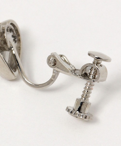 FOREVER 21(フォーエバー トゥエンティーワン)の「ハートデザインイヤリング4(イヤリング・レディース・ピンク/シルバー/ゴールド・FREE)」の6枚目の写真