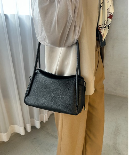 LAUTREAMONT（ロートレアモン）の「【WEB限定】<STORY.>2WAYフォルムレザーハンドバッグ（ハンドバッグ・レディース・ブラック/ライトブルー/オフホワイト・FREE）」の3枚目の写真