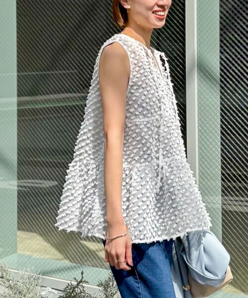 NOLLEY’S Sophi(ノーリーズソフィ)の「【PR阿部☆別注】ドットポンポン2WAYノースリーブブラウス(シャツ/ブラウス・レディース・ホワイト/ブラック・38)」の7枚目の写真