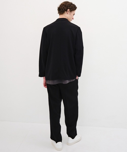 UNITED TOKYO（ユナイテッドトウキョウ）の「COLD DRY PLEATS リラックスジャケット（テーラードジャケット・メンズ・ダークグレー/ブラック/オリーブ・1/2）」の8枚目の写真