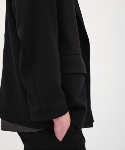 UNITED TOKYO（ユナイテッドトウキョウ）の「COLD DRY PLEATS リラックスジャケット（テーラードジャケット・メンズ・ダークグレー/ブラック/オリーブ・1/2）」の15枚目の写真