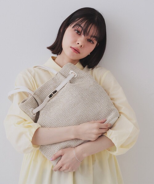 OPAQUE.CLIP（オペークドットクリップ）の「フロントベルトデザイン雑材合皮コンビトートバッグ（トートバッグ・レディース・グレー/ブラック系4/オフホワイト・00）」の8枚目の写真