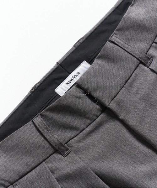NewAnce（ニュアンス）の「【NewAnce】Two Tuck Draping Cargo Slacks / Polyester & Rayon Blend（カーゴパンツ・メンズ・ブラック/グレー・S/M/L）」の8枚目の写真