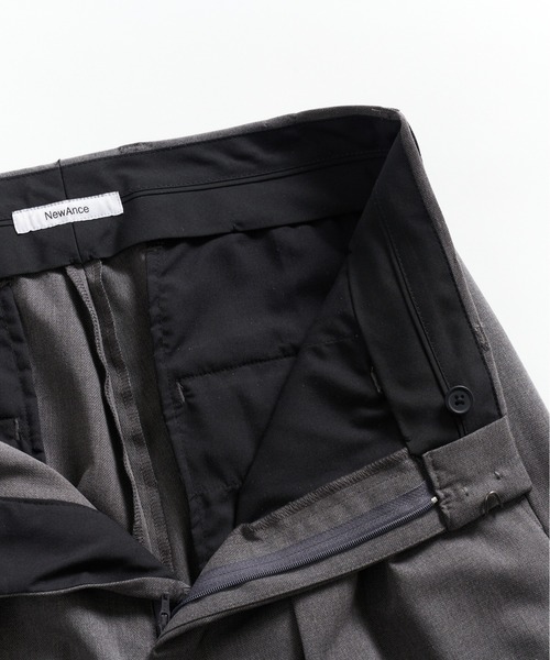 NewAnce（ニュアンス）の「【NewAnce】Two Tuck Draping Cargo Slacks / Polyester & Rayon Blend（カーゴパンツ・メンズ・ブラック/グレー・S/M/L）」の9枚目の写真