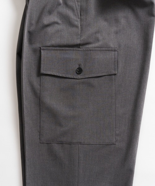 NewAnce（ニュアンス）の「【NewAnce】Two Tuck Draping Cargo Slacks / Polyester & Rayon Blend（カーゴパンツ・メンズ・ブラック/グレー・S/M/L）」の10枚目の写真