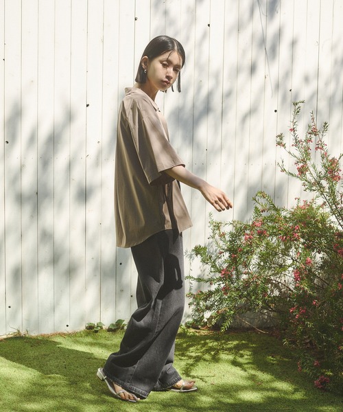 hunch(ハンチ)の「ダメージデニム ゆるストレートパンツ(デニムパンツ・レディース・ブラック/ライトグレー/ライトインディゴブルー・FREE)」の6枚目の写真